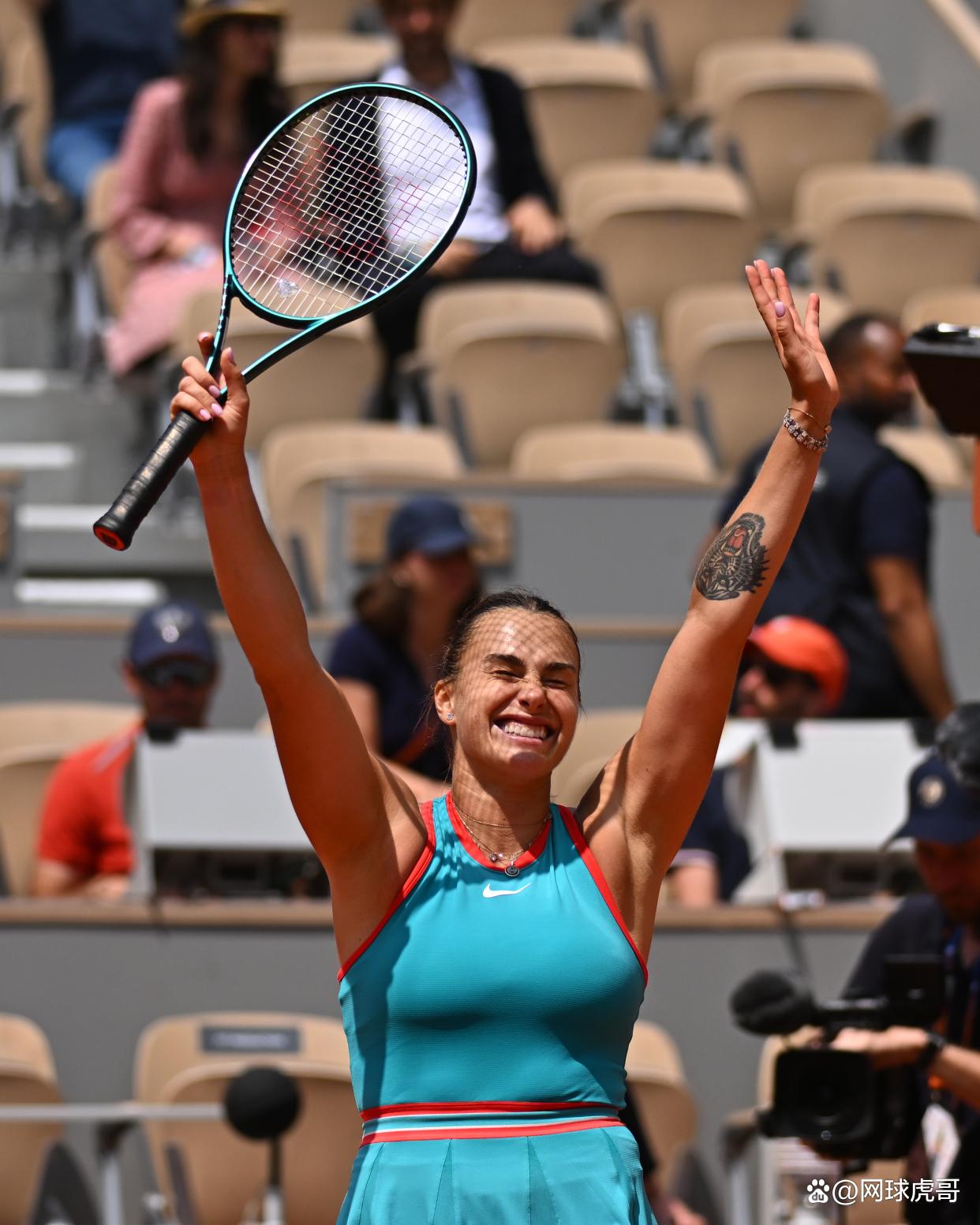 奠定了坚实 奠定了坚实