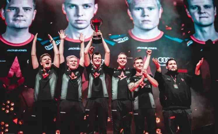 全球疫情趋 全球疫情趋