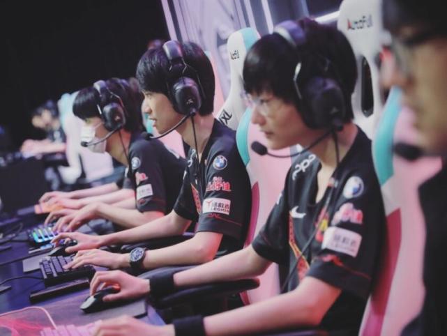 的双重考验 的双重考验